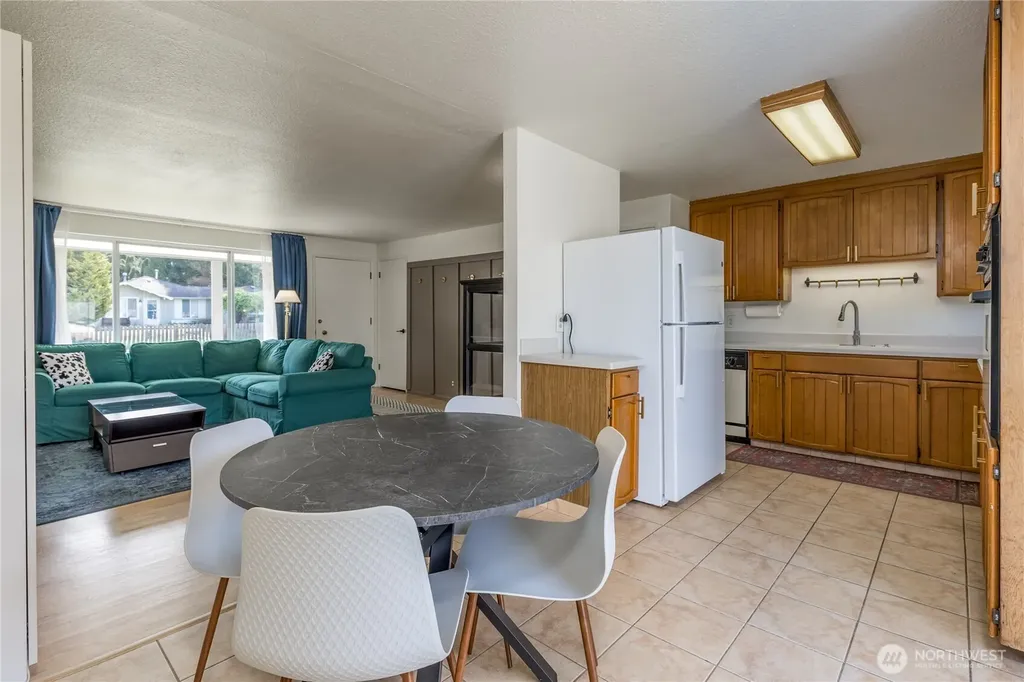 2709 R Street SE Auburn WA 98002
