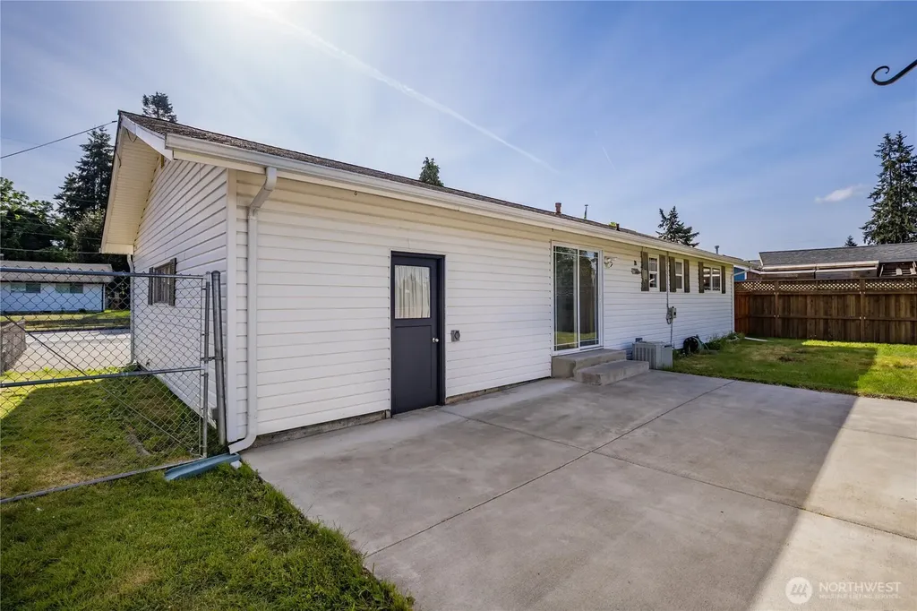 2709 R Street SE Auburn WA 98002