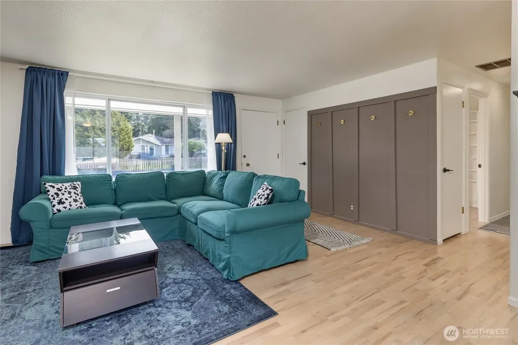 2709 R Street SE Auburn WA 98002