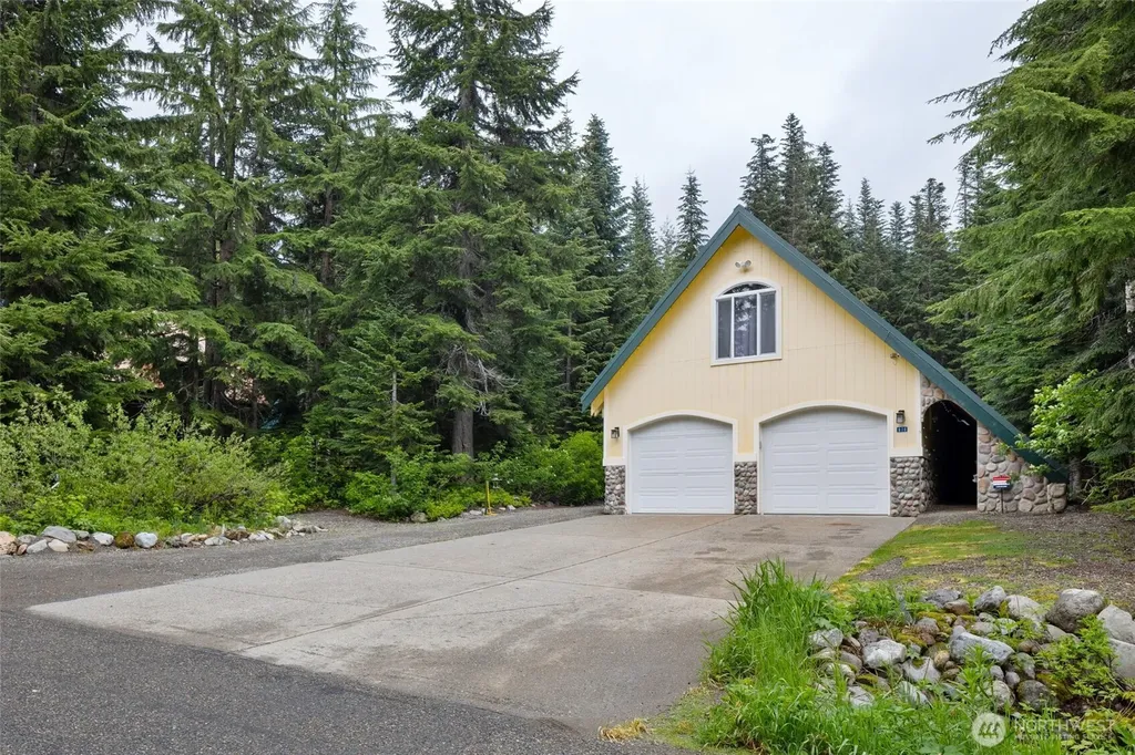 670 Yellowstone Snoqualmie Pass WA 98068