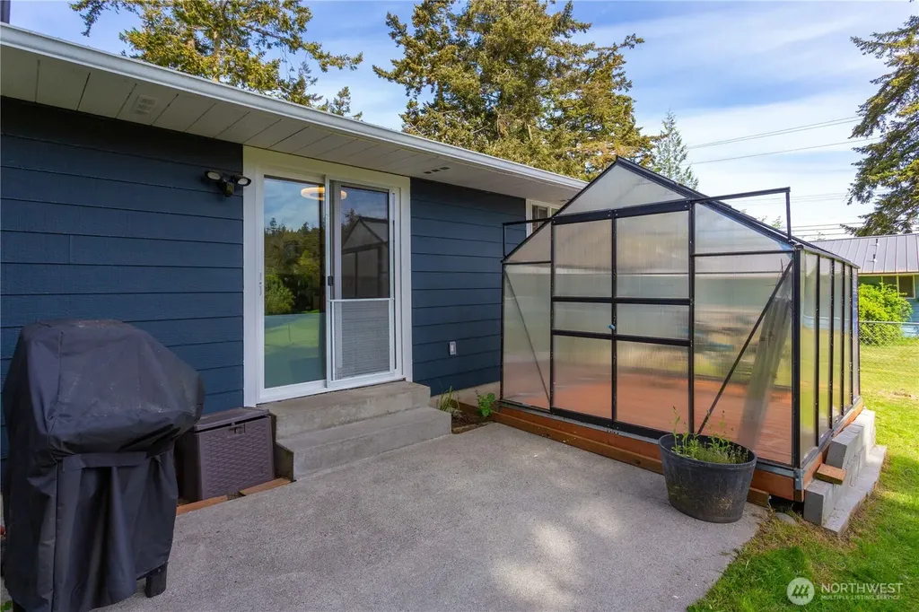 1986 Peacock Lane Oak Harbor WA 98277