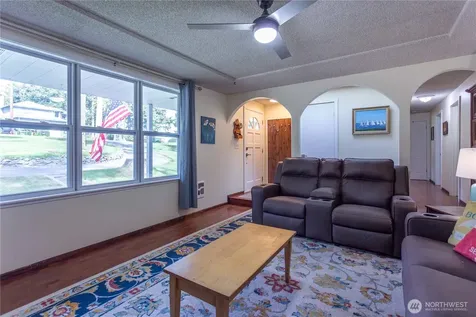 1986 Peacock Lane Oak Harbor WA 98277