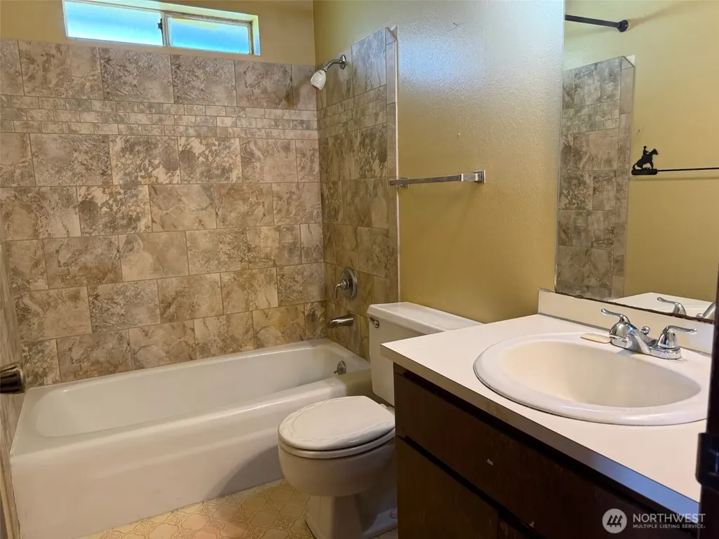 46 Cliff Robinson Lane Sequim WA 98382