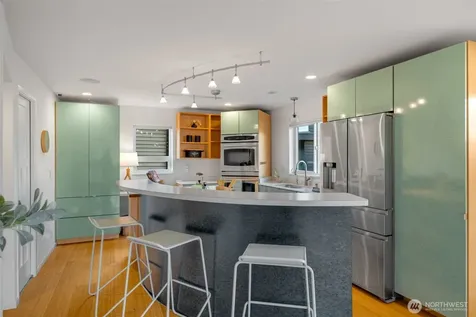 2466 Westlake Avenue N Seattle WA 98109