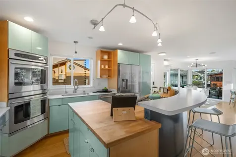 2466 Westlake Avenue N Seattle WA 98109