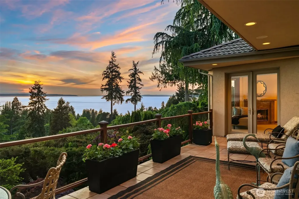 19314 94th Avenue W Edmonds WA 98020