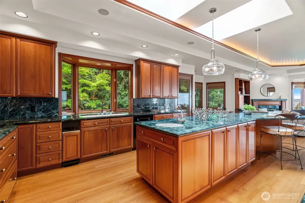 19314 94th Avenue W Edmonds WA 98020
