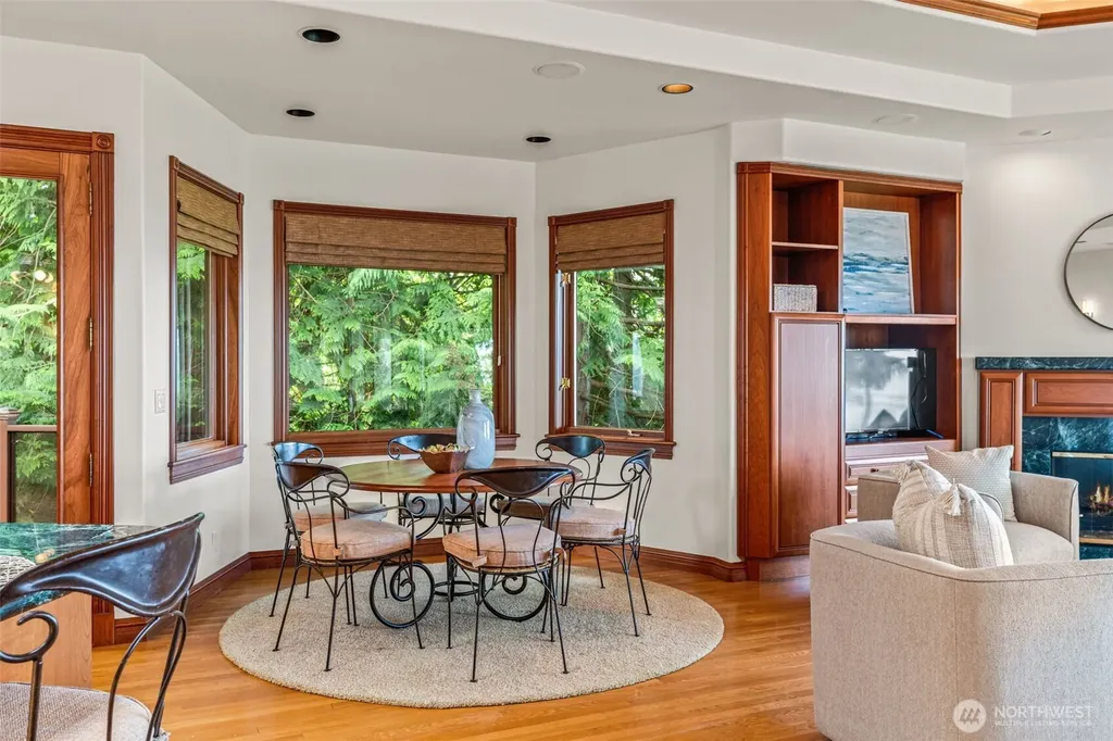 19314 94th Avenue W Edmonds WA 98020