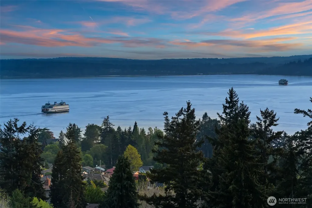 19314 94th Avenue W Edmonds WA 98020