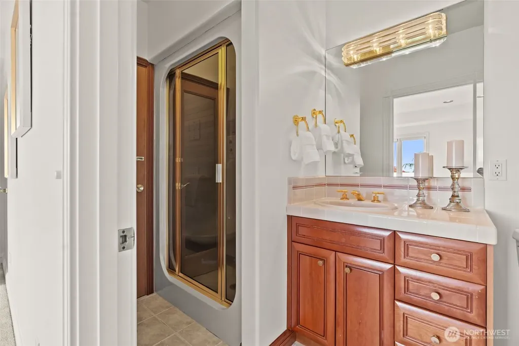 19314 94th Avenue W Edmonds WA 98020
