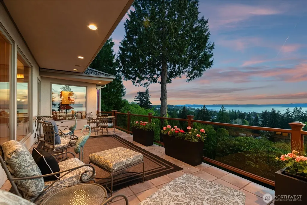 19314 94th Avenue W Edmonds WA 98020