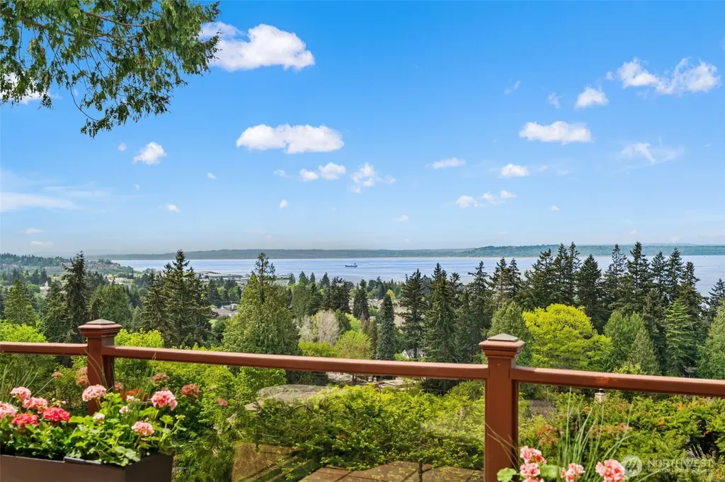 19314 94th Avenue W Edmonds WA 98020