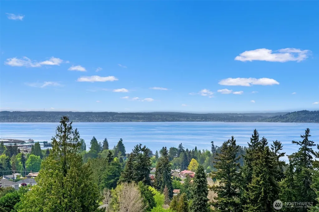 19314 94th Avenue W Edmonds WA 98020