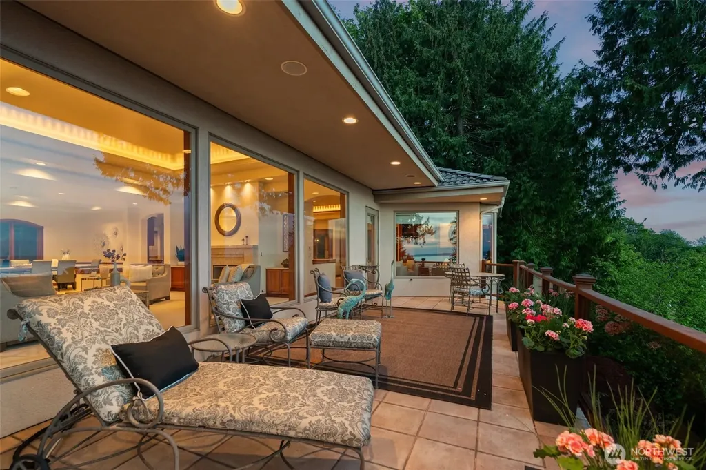 19314 94th Avenue W Edmonds WA 98020