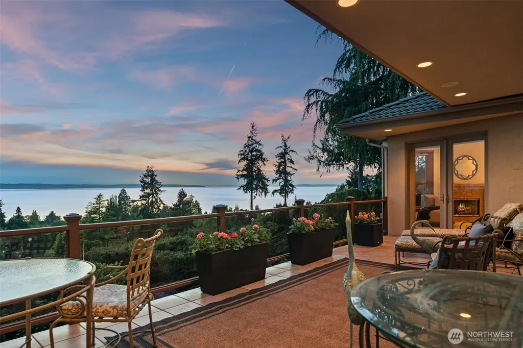 19314 94th Avenue W Edmonds WA 98020