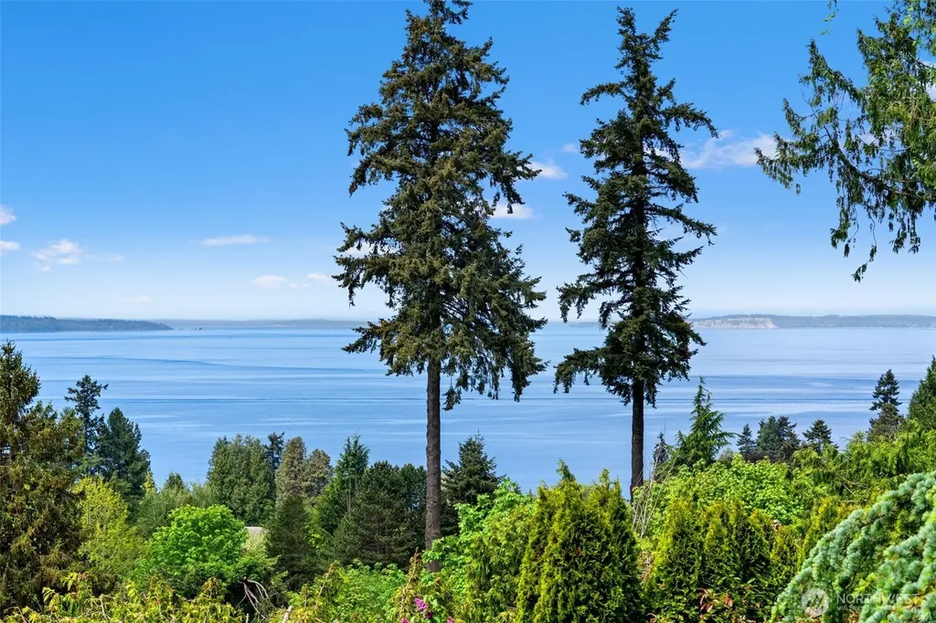 19314 94th Avenue W Edmonds WA 98020