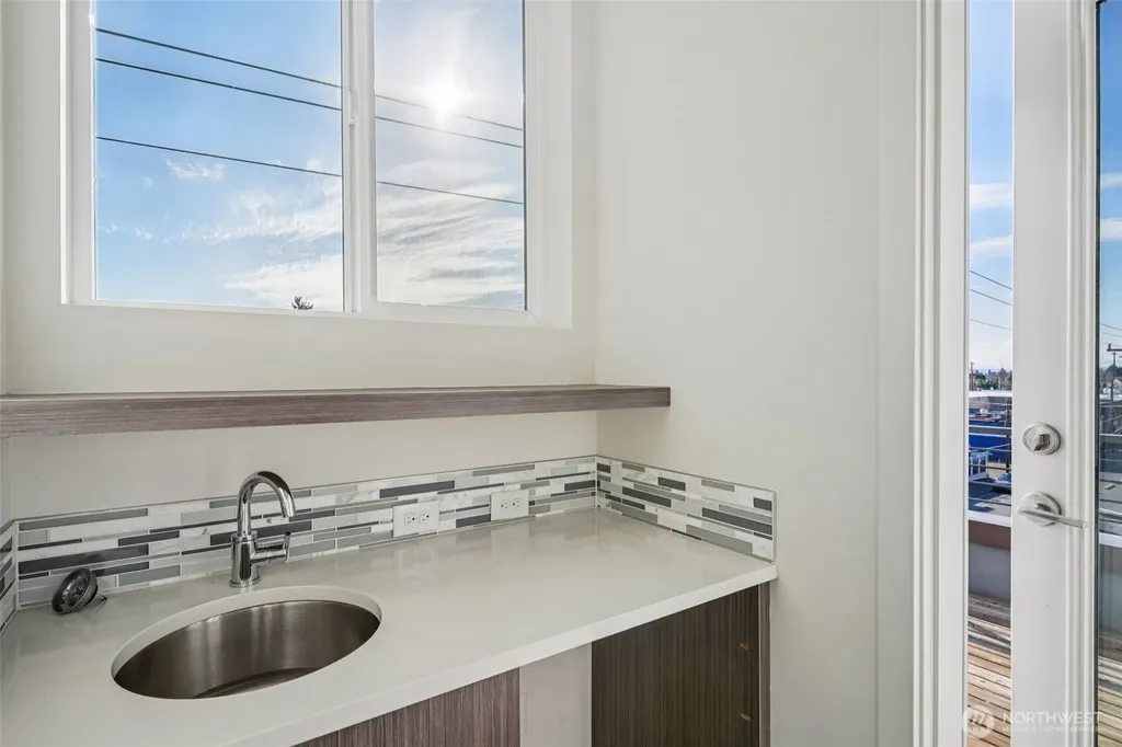 8501 14th Avenue NW Seattle WA 98117