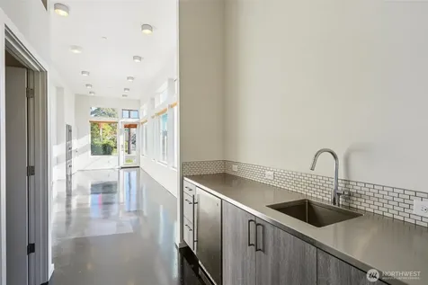 8501 14th Avenue NW Seattle WA 98117