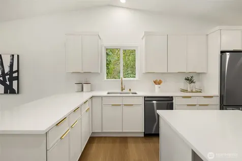 14214 Westwood Place NE Seattle WA 98125