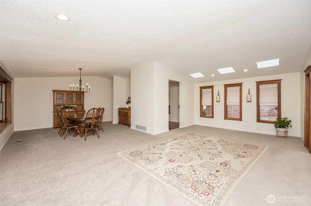 18816 51st Street E Lake Tapps WA 98391