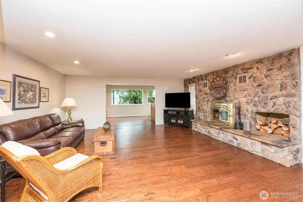 18816 51st Street E Lake Tapps WA 98391