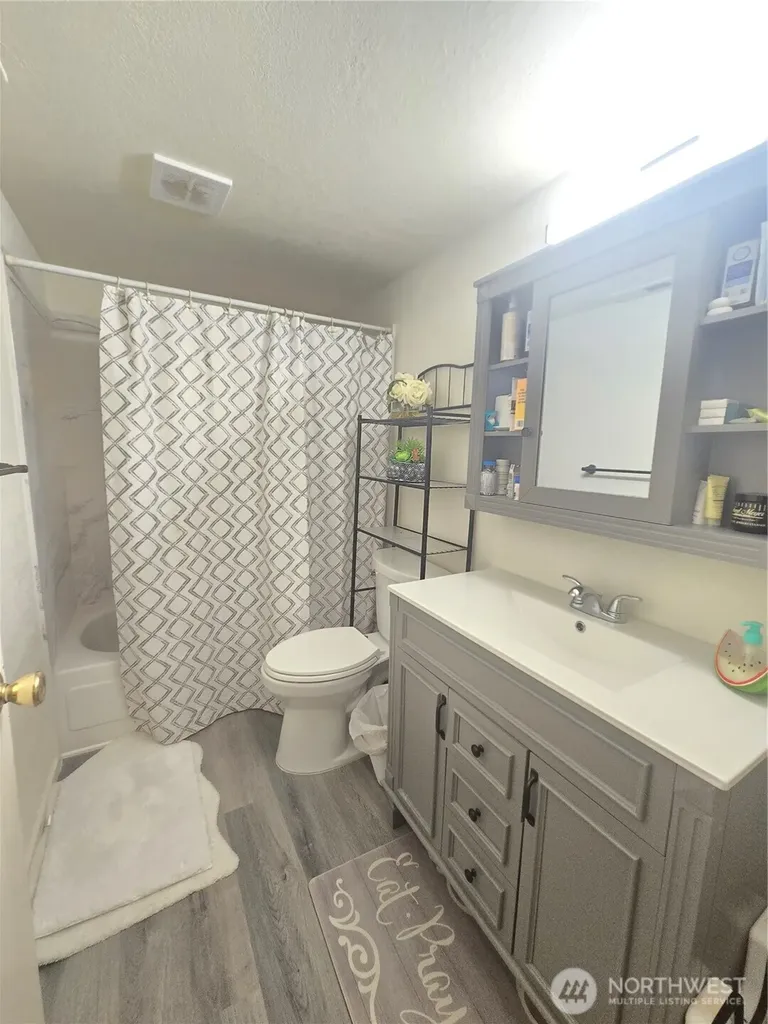 3515 S 160th Street Seatac WA 98188