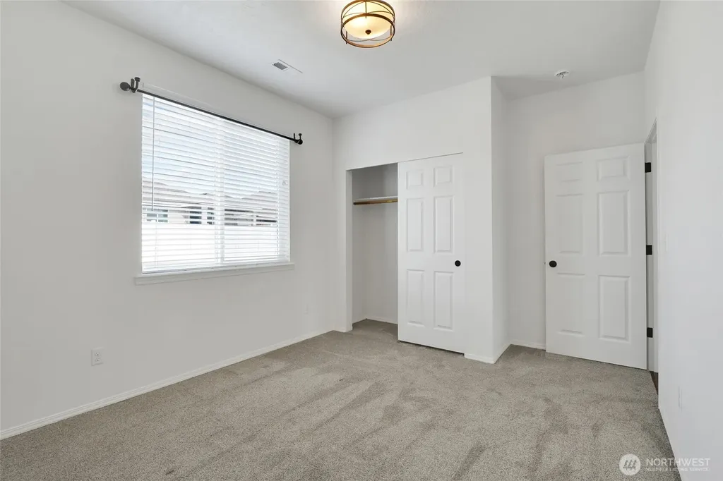 409 S Trillium Moses Lake WA 98837
