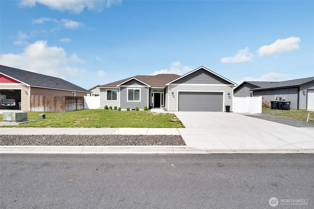 409 S Trillium Moses Lake WA 98837