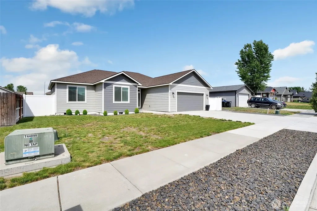 409 S Trillium Moses Lake WA 98837