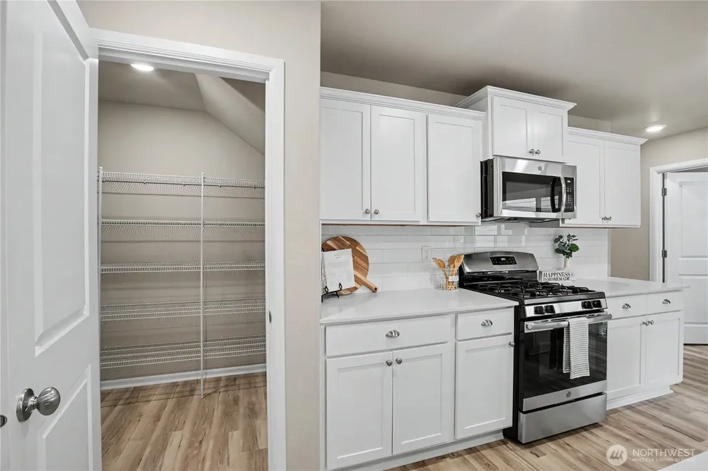 3340 Hoffman Hill Boulevard Dupont WA 98327
