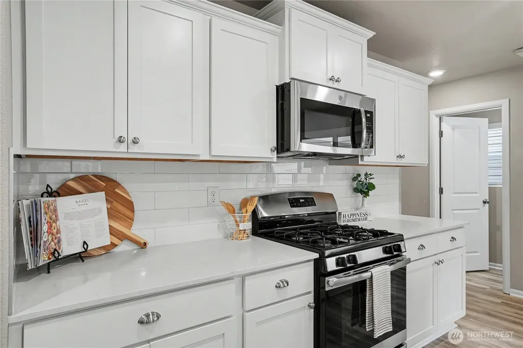 3340 Hoffman Hill Boulevard Dupont WA 98327