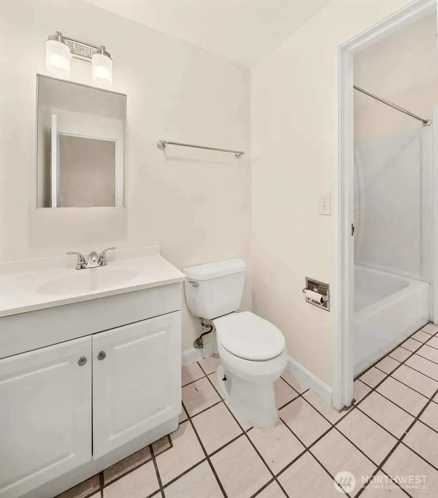 4501 Grandview Drive W University Place WA 98466
