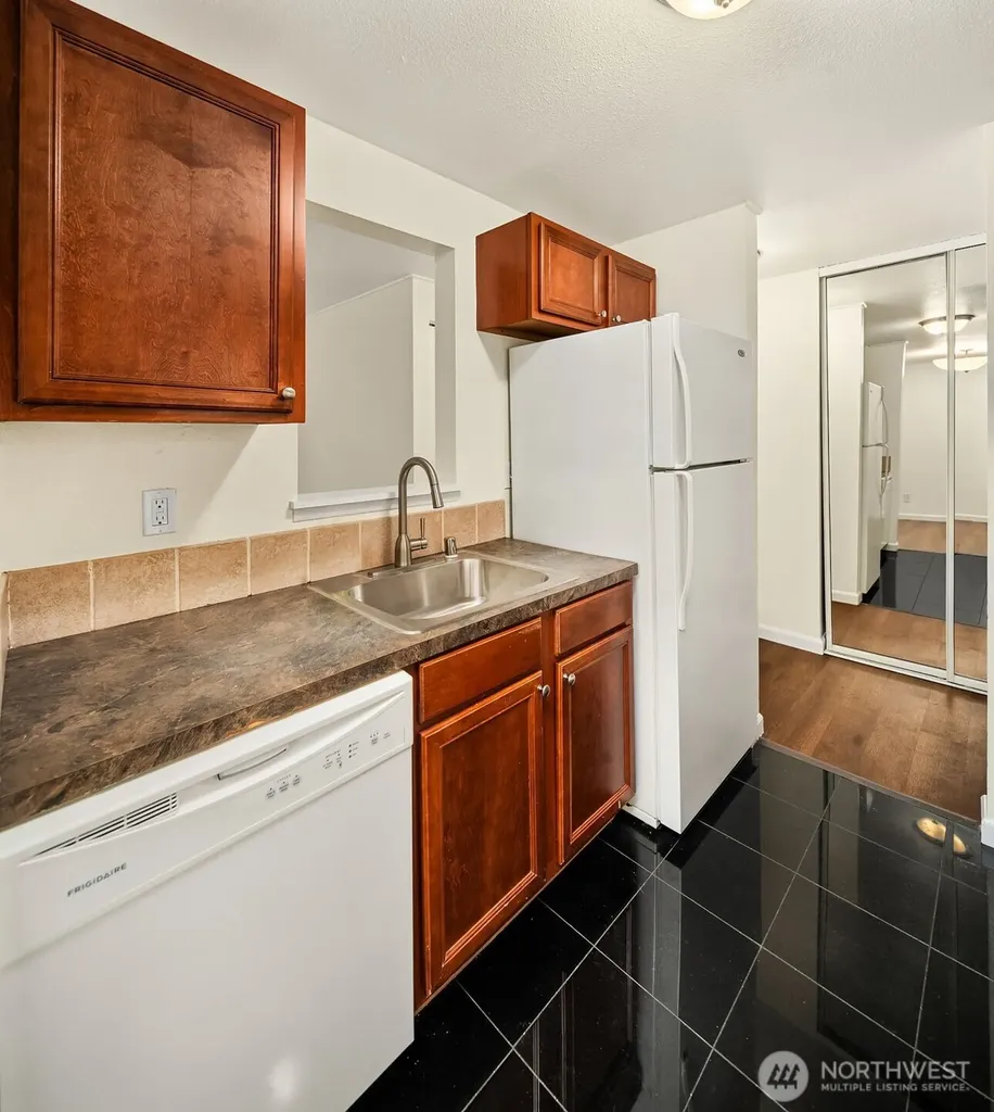 4501 Grandview Drive W University Place WA 98466