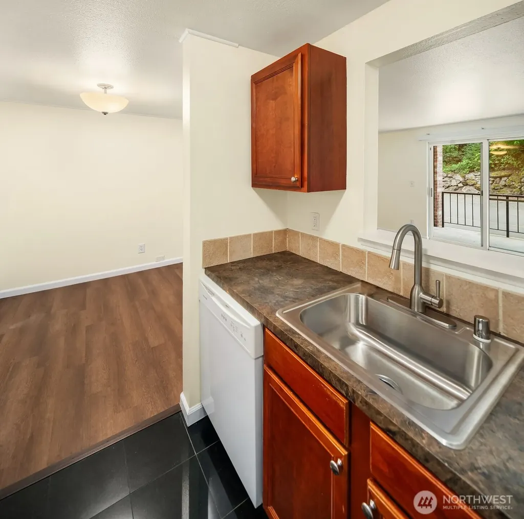 4501 Grandview Drive W University Place WA 98466