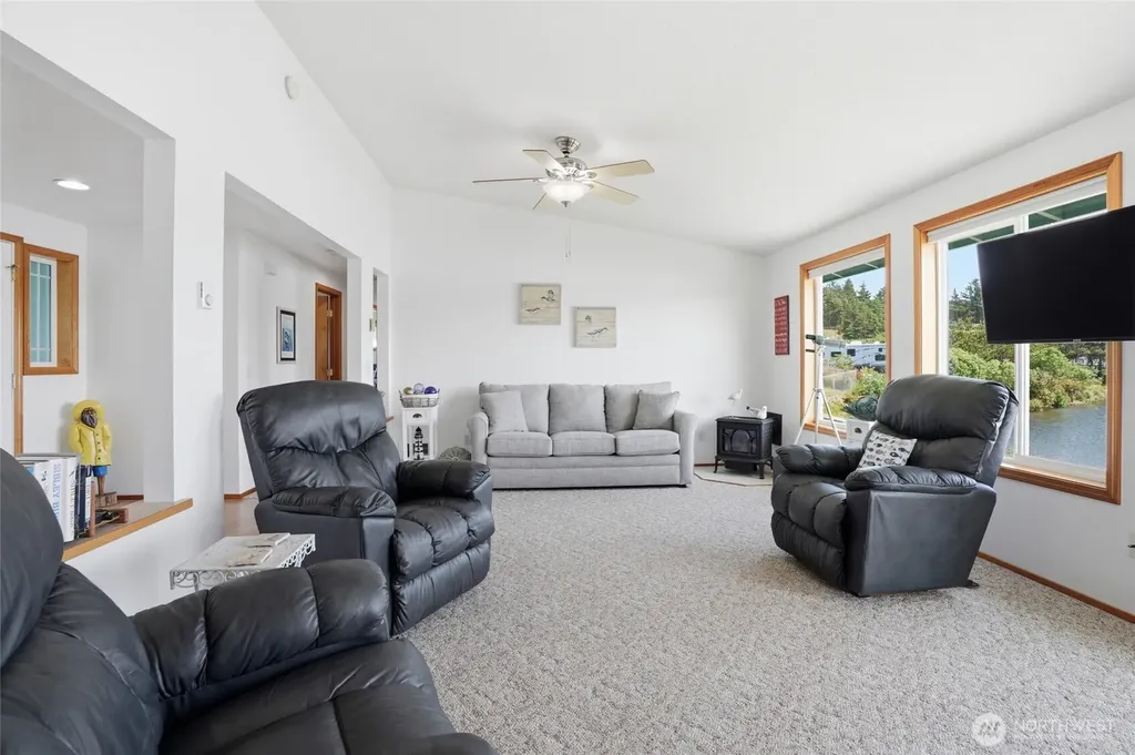 706 343rd Place Ocean Park WA 98640