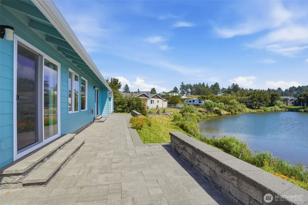 706 343rd Place Ocean Park WA 98640