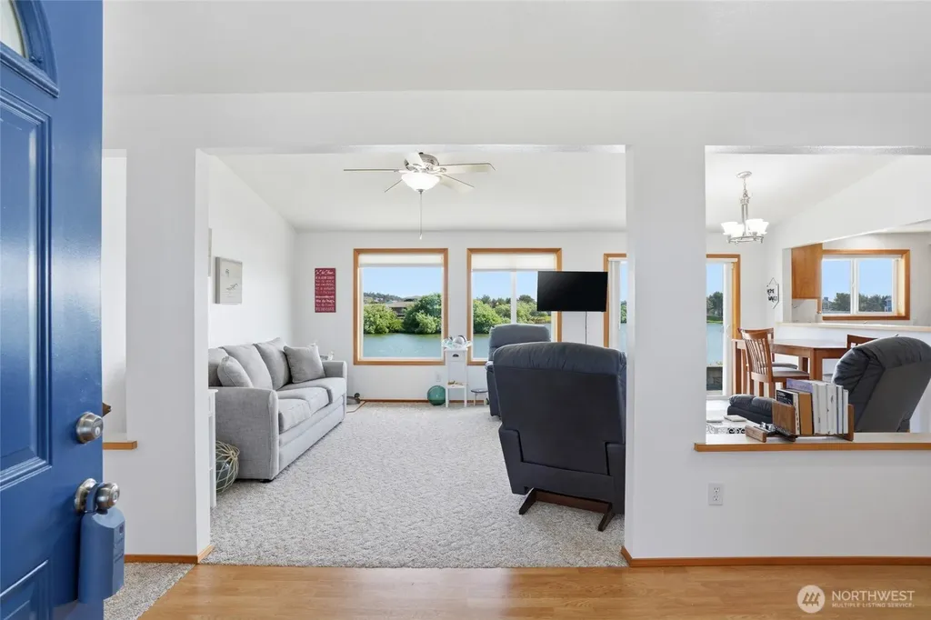 706 343rd Place Ocean Park WA 98640