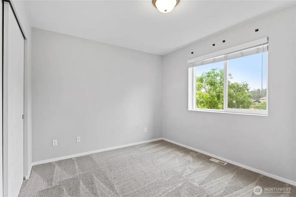 1313 52nd Street NE Auburn WA 98002