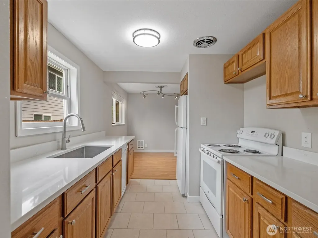 7631 201st Street SW Edmonds WA 98206