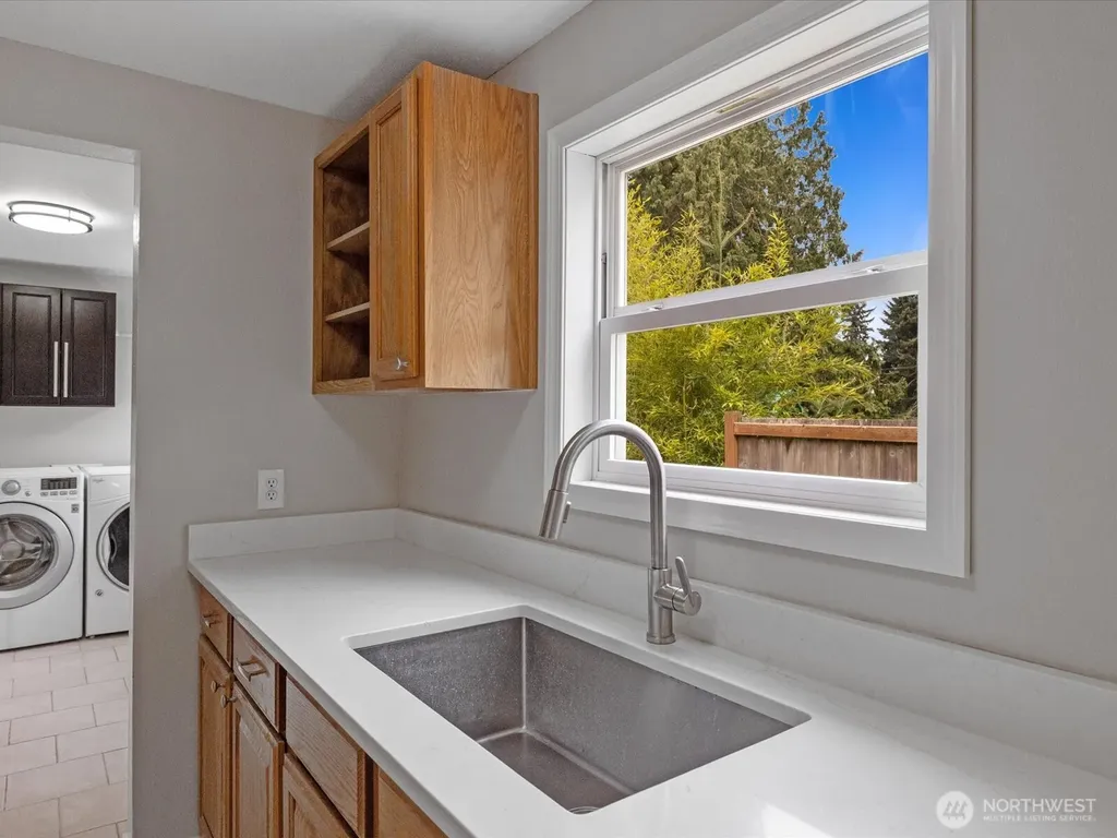 7631 201st Street SW Edmonds WA 98206