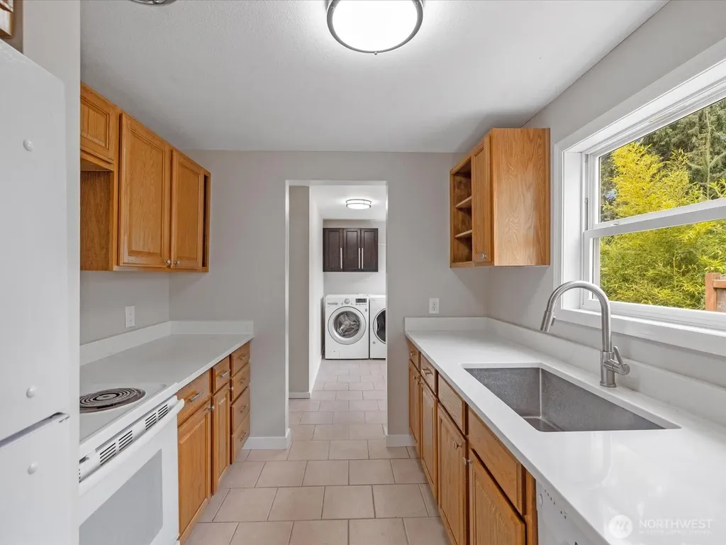 7631 201st Street SW Edmonds WA 98206