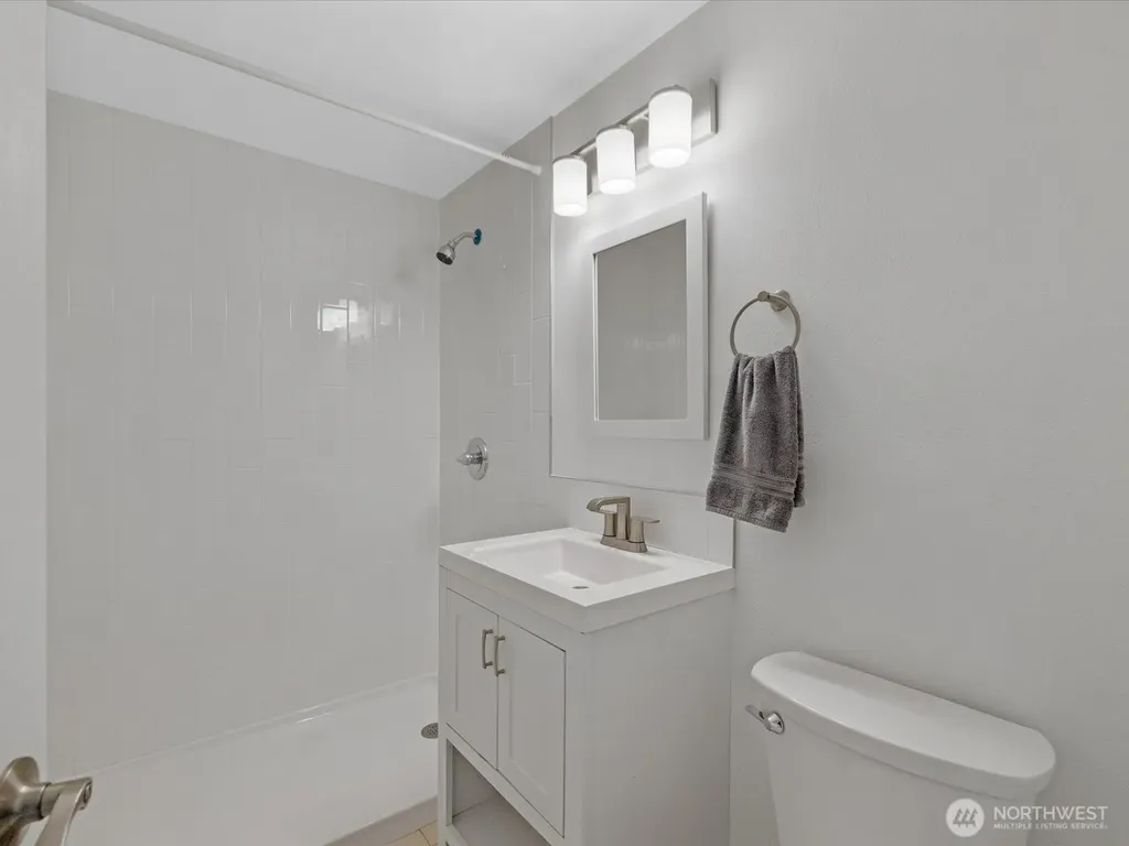 7631 201st Street SW Edmonds WA 98206