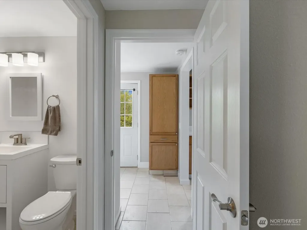 7631 201st Street SW Edmonds WA 98206