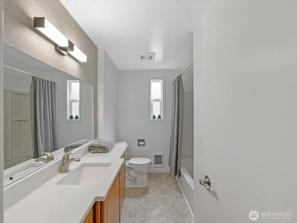 7631 201st Street SW Edmonds WA 98206