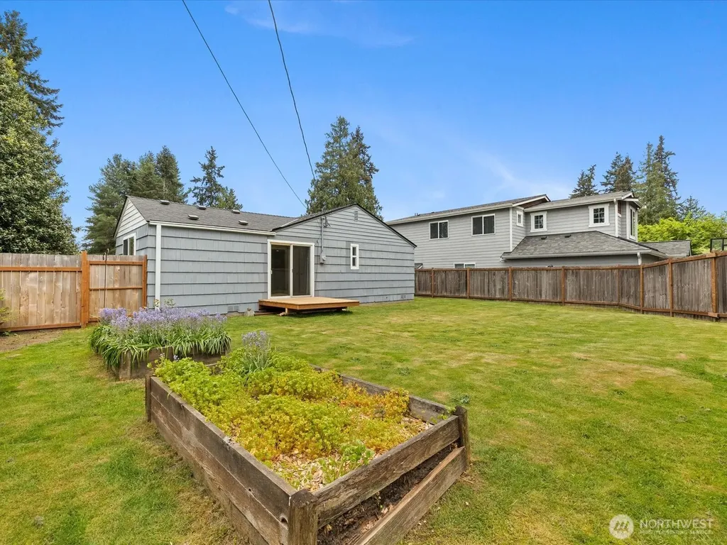 7631 201st Street SW Edmonds WA 98206
