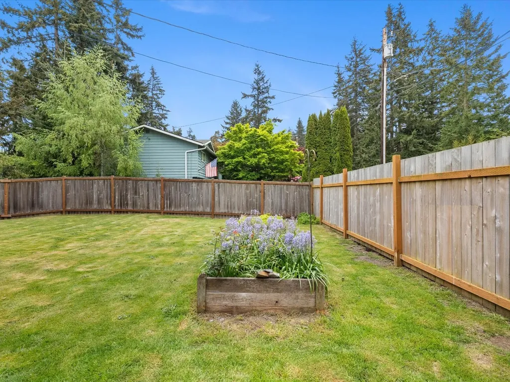 7631 201st Street SW Edmonds WA 98206