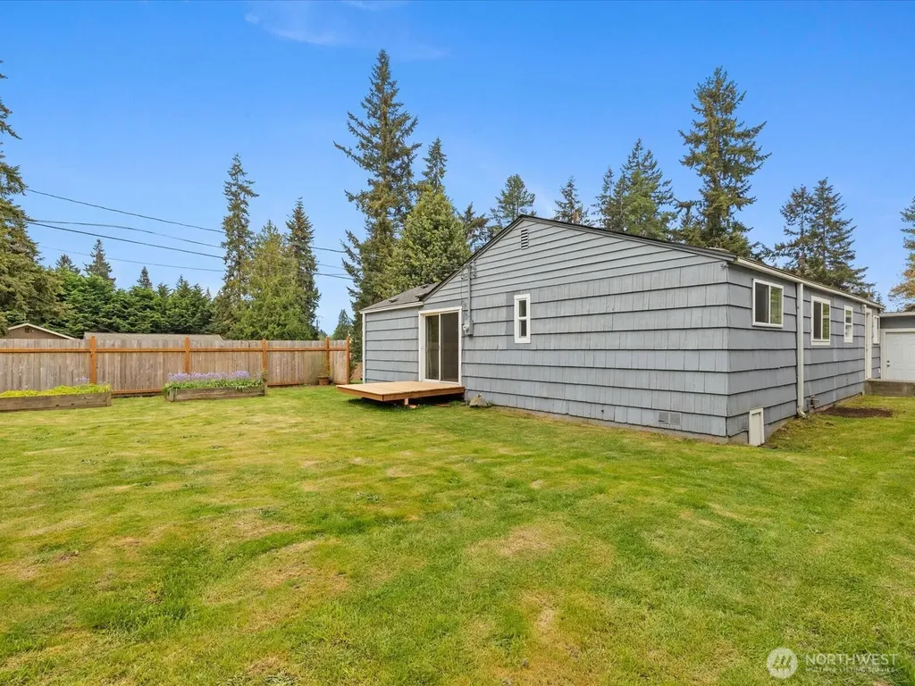 7631 201st Street SW Edmonds WA 98206
