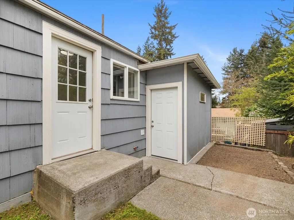 7631 201st Street SW Edmonds WA 98206