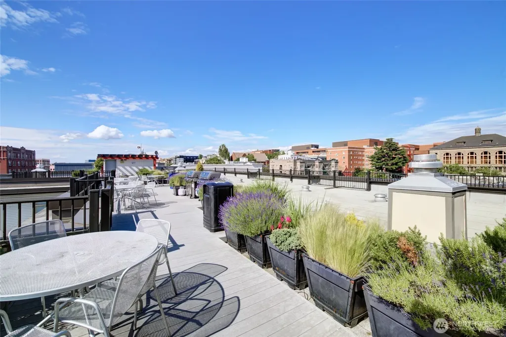 1620 Belmont Avenue Seattle WA 98122