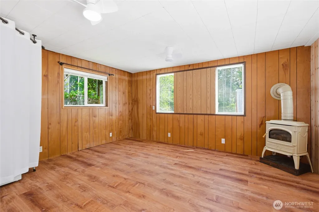 33822 State Route 706 E Ashford WA 98304